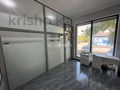 Салоны красоты, медцентры и аптеки, кабинеты и рабочие места, студии · 16 м² за 100 000 〒 в Шымкенте, Туран р-н