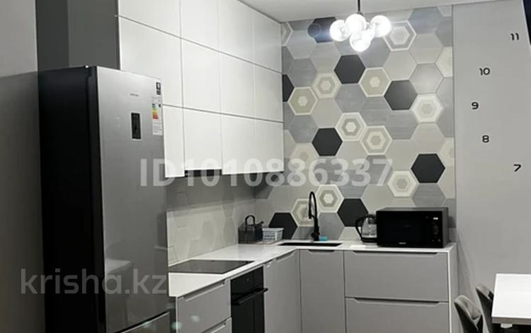 3-бөлмелі пәтер · 75 м² · 17/19 қабат, мкр Юго-Восток, Шахтеров 52Б — Шахтеров- республики- сарыарка, бағасы: 48 млн ₸ в Караганде, Казыбек би р-н — фото 2