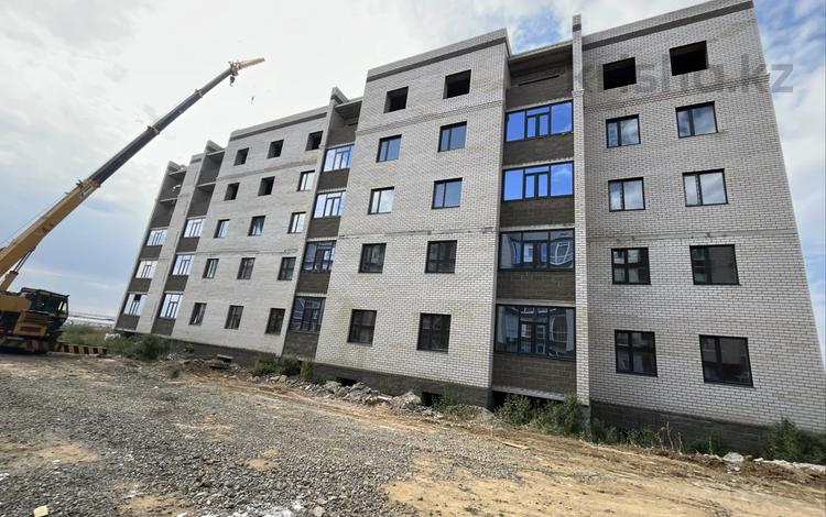 3-комнатная квартира · 105.7 м² · 1/5 этаж, мкр. Алтын орда 355 за 21.9 млн ₸ в Актобе — фото 2