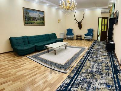 Аренда домов или дач в Шымкенте: Отдельный дом · 4 комнаты · 250 м², Момышулы — Орентир Абай парк Цирк за 600 000 〒 Отдельный дом · 4 комнаты · 250 м², Момышулы — Орентир Абай парк Цирк за 600 000 〒 в Шымкенте, Туран р-н
