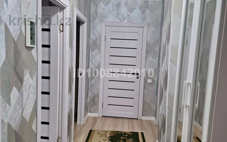 2-бөлмелі пәтер · 63.7 м² · 1/6 қабат, мкр Кокжиек 61, бағасы: 35 млн ₸ в Алматы, Жетысуский р-н — фото 2