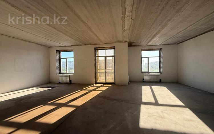 3-бөлмелі пәтер · 77.3 м² · 4/5 қабат, мкр Юго-Восток, пр. Республики — ТБЦ АЯН, бағасы: 27.5 млн ₸ в Караганде, Казыбек би р-н — фото 12