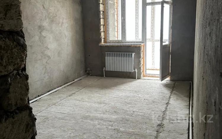 2-комнатная квартира · 76 м² · 3/4 этаж, мкр Сарыкамыс, Жарык 14 за 15 млн ₸ в Атырау — фото 2