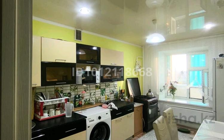2-бөлмелі пәтер · 51 м² · 7/10 қабат, Мкр. Женис 7/1, бағасы: 22.5 млн ₸ в Уральске — фото 2