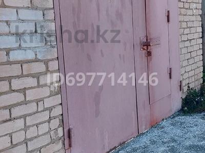 Гараждар мен тұрақтар в Северо-Казахстанской обл.: Гараж · 28 м² · Осипенко партизанская, бағасы: 5.5 млн 〒 Гараж · 28 м² · Осипенко партизанская, бағасы: 5.5 млн 〒 в Петропавловске