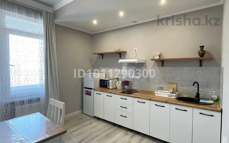 1-комнатная квартира · 52 м² · 11/12 этаж, Басенова 10 — Розыбакиева за 320 000 ₸ в Алматы, Бостандыкский р-н — фото 2