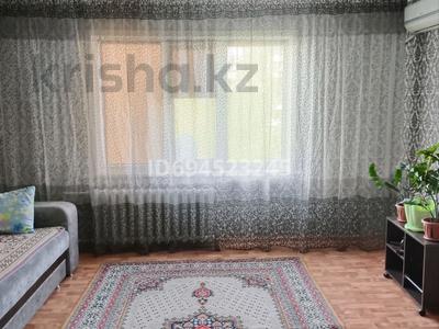 Пәтерлер в Абай обл.: 2-бөлмелі пәтер · 53 м² · 5/5 қабат, 15 микрорайон — Район Океан, бағасы: 19 млн 〒 2-бөлмелі пәтер · 53 м² · 5/5 қабат, 15 микрорайон — Район Океан, бағасы: 19 млн 〒 в Семее