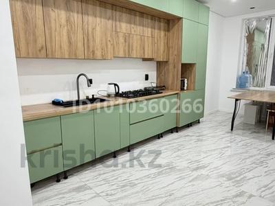 2-бөлмелі пәтер · 72 м² · 3/8 қабат, мкр Нурсая-3, Абулхаир хана, бағасы: 250 000 ₸ в Атырау