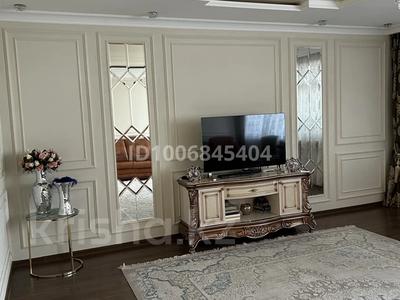 Отдельный дом · 5 комнат · 260 м² · 2 сот., мкр Юго-Восток, улица Муканова 45 15 — Район автостанции, Таунхаус находится напротив жилого комплекса Отау за 95 млн 〒 в Караганде, Казыбек би р-н