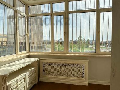 5-комнатная квартира · 380 м² · 2/7 этаж, Гарышкер 5 за 200 млн 〒 в Талдыкоргане