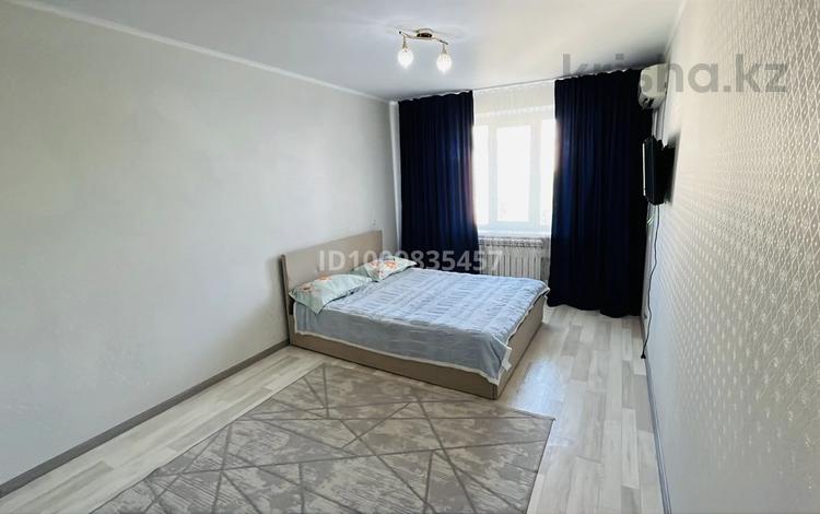 1-комнатная квартира · 45 м² · 5/10 этаж, мкр Кунаева 67 — Площадь первого президента, Жайык самалы за 12 000 ₸ в Уральске — фото 14