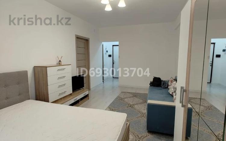 1-бөлмелі пәтер, 40 м², 5/9 қабат ай сайын, Сары-арка, бағасы: 230 000 〒 в Алматы, Турксибский р-н — фото 2