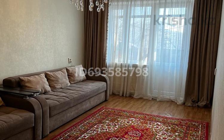 2-комнатная квартира, 43 м², 3/5 этаж, мкр Алмагуль, Утепова 9Б