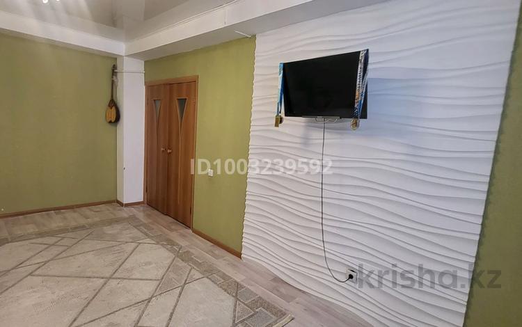 2-комнатная квартира · 68 м² · 2/5 этаж, проспект сатпаева 145/4 за 16.5 млн ₸ в Сатпаев — фото 2