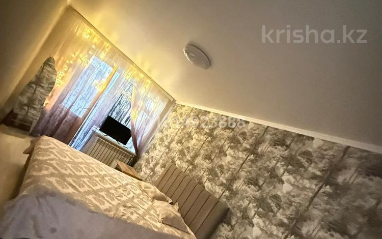 2-комнатная квартира · 65 м² · 3/5 этаж, Мкр акжайык 14 14 за 20 000 ₸ в Уральске — фото 2