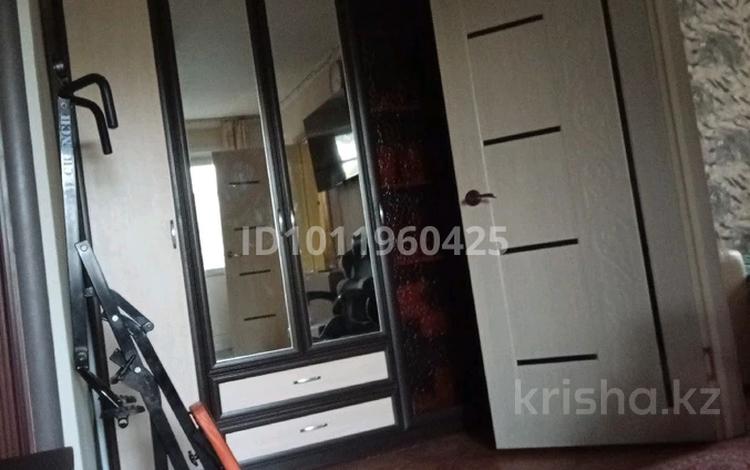 3-комнатная квартира · 48 м² · 4/5 этаж, 13 мкрорайон 40 за 100 000 ₸ в Караганде — фото 2