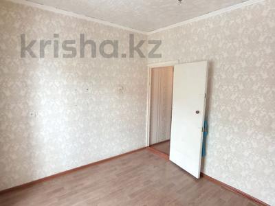 3-комнатная квартира, 65 м², 2/5 этаж, 11 мкр 43 за 16.5 млн 〒 в Таразе