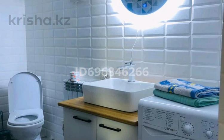 1-комнатная квартира · 52 м², Абая — Жарокова за 15 000 ₸ в Алматы, Бостандыкский р-н — фото 2