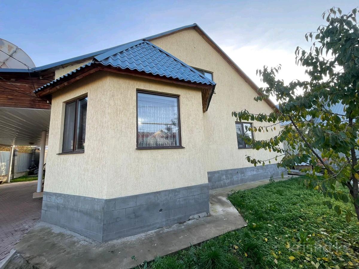 дом 6 комнат. планировки домов. проект расположения комнат в доме. планировка дачного домика. план расположения комнат.