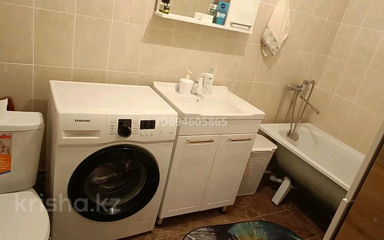 2-комнатная квартира · 61.5 м² · 2/5 этаж, мкр Нурсая, Таумуш жумагалиева 25 — 37 школы, рядом садики, школы за 25 млн ₸ в Атырау — фото 2