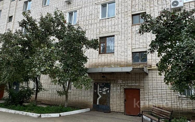 4-комнатная квартира · 100 м² · 4/5 этаж, Толстого за 180 000 〒 в Уральске — фото 2