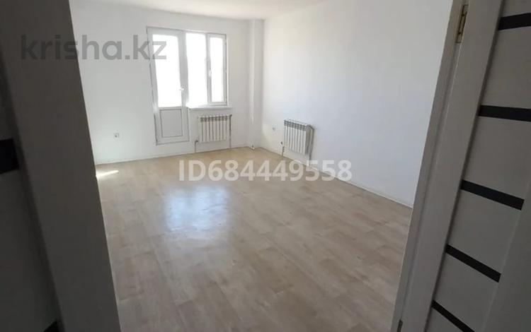 2-бөлмелі пәтер, 50 м², 5/5 қабат ай сайын, 15мкр 1031, бағасы: 60 000 〒 в Таразе — фото 2