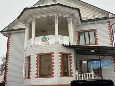 Отдельный дом · 12 комнат · 380 м² · 10 сот., Райымбек батыра 97 за 1.5 млн ₸ в Талгаре