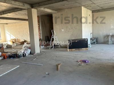 5-бөлмелі пәтер · 210 м², Дулати 201а, бағасы: 110 млн ₸ в Шымкенте, Аль-Фарабийский р-н