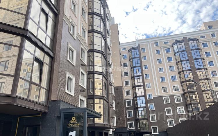 2-бөлмелі пәтер · 71.6 м² · 3/9 қабат, Молдагуловой 5/4, бағасы: 41.8 млн ₸ в Уральске — фото 34