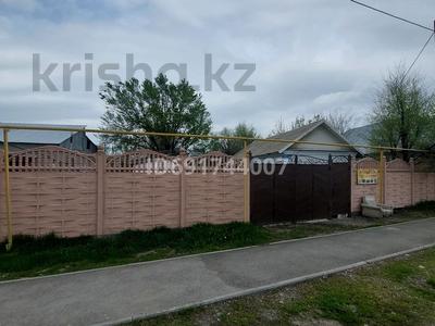 Отдельный дом · 3 комнаты · 60 м² · 10 сот., Байзак батыра 207 — Центральная улица вдоль дороги рядом оставновки за 16 млн ₸ в Сарыкемере