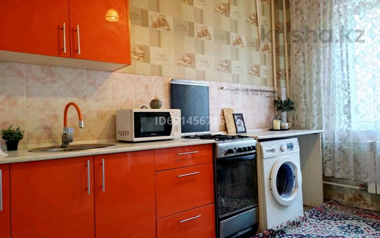 1-комнатная квартира · 45 м² · 2/9 этаж, мкр Жетысу-1 — Абая момышулы за 13 000 ₸ в Алматы, Ауэзовский р-н — фото 2
