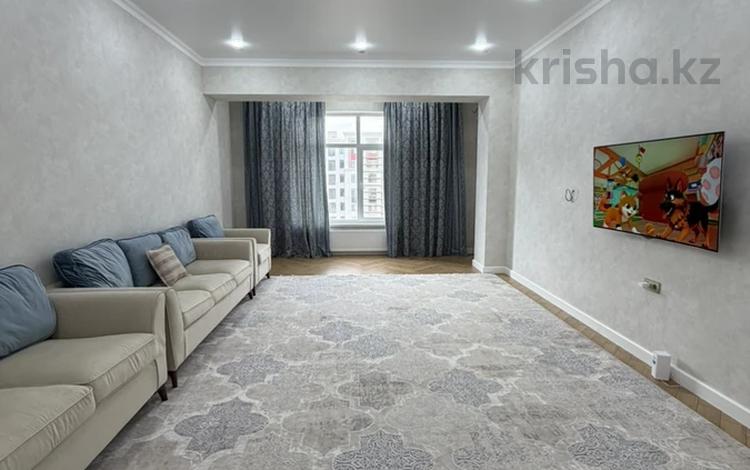 3-комнатная квартира · 130 м² · 7/10 этаж, 40-й мкр 2 за 68 млн ₸ в Актау — фото 2