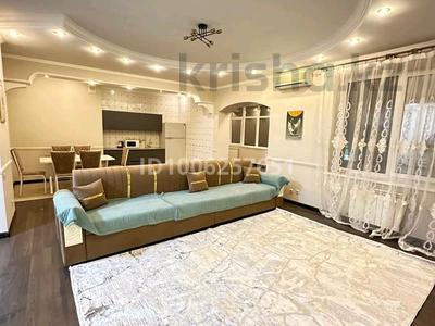 4-комнатная квартира · 230 м² · 10/19 этаж, мкр Самал-3 25 — Аль-Фараби уг Менди Кулова за 900 000 〒 в Алматы, Медеуский р-н