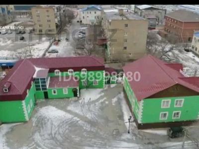 Медцентры и аптеки, образование · 750 м² за 280 млн 〒 в Атырау, мкр Привокзальный-1