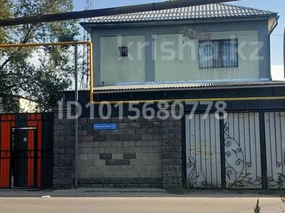 Отдельный дом · 5 комнат · 240 м² · 7.16 сот., Райымбека — Угол Отеген батыра за 220 млн ₸ в Алматы, Ауэзовский р-н