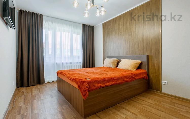 1-комнатная квартира, 40 м², 2/5 этаж посуточно, Алтынсарина 200 за 10 000 〒 в Петропавловске — фото 2