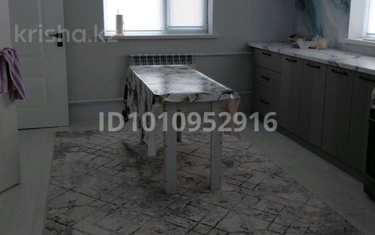 Отдельный дом · 4 комнаты · 100 м² · 3 сот., Аккозиева 5 — Арбат за 200 000 ₸ в Таразе — фото 2