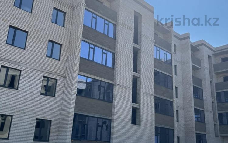 2-комнатная квартира · 71.6 м² · 4/5 этаж, мкр. Алтын орда 355 за 17.2 млн ₸ в Актобе — фото 2