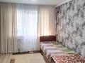 3-комнатная квартира, 69 м², 4/5 этаж, Каратау — Рыскулова за 17.5 млн 〒 в Таразе — фото 3