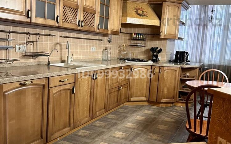 2-бөлмелі пәтер · 100 м² · 2/8 қабат, Санкибай батыра 72к — Клиника Дару, бағасы: 350 000 ₸ в Актобе — фото 26