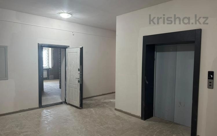 3-комнатная квартира · 107 м² · 7/9 этаж, мкр. Алтын орда 2 за 35.5 млн ₸ в Актобе — фото 2
