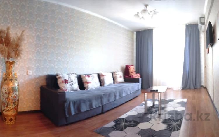 1-комнатная квартира, 45 м², 2/5 этаж посуточно, Атамбаева 19 — Азаттык за 10 000 〒 в Атырау — фото 43