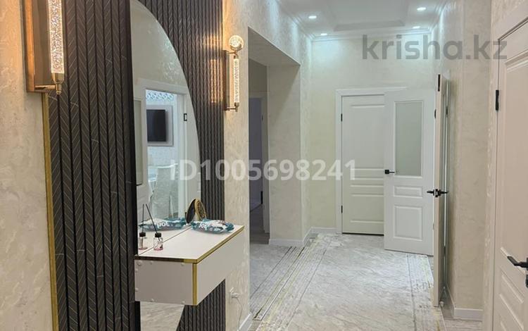 4-комнатная квартира · 130 м² · 1/8 этаж, 19-й мкр за 46 млн ₸ в Актау — фото 2