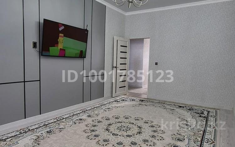 2-комнатная квартира · 70 м² · 5/5 этаж, 31А мкр 12 — Хазар плаза, Есенов университет. за 18.5 млн ₸ в Актау — фото 2