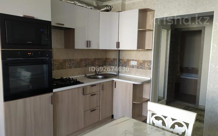 2-комнатная квартира · 45 м² · 4/9 этаж, Мкр Аксай, Б. Момышулы 25 за 260 000 〒 в Алматы, Ауэзовский р-н — фото 2