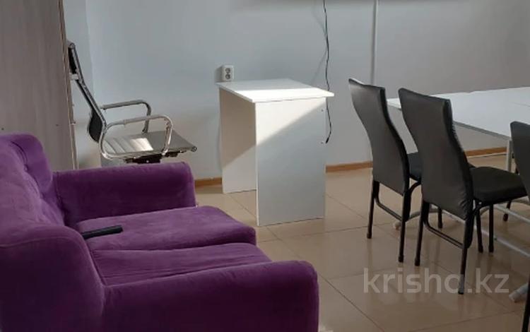 Свободное назначение, офисы, магазины и бутики, склады · 28 м² за 126 000 〒 в Караганде, Казыбек би р-н — фото 2