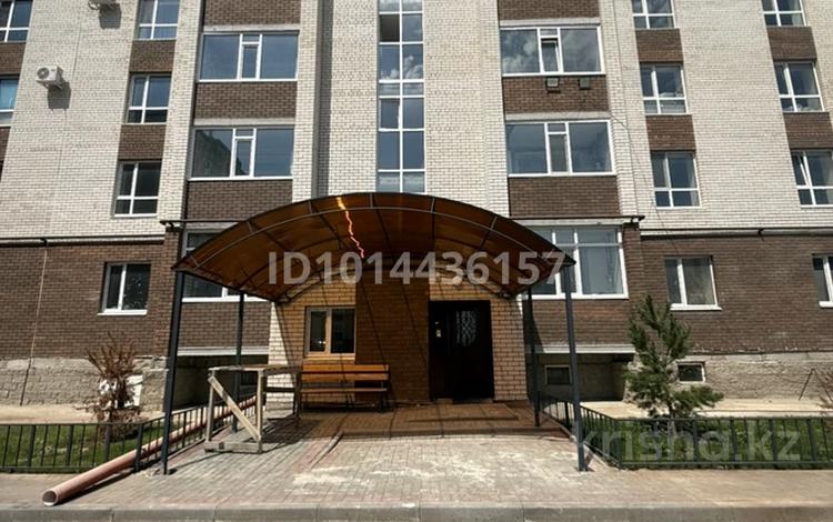 3-бөлмелі пәтер · 90 м² · 2/5 қабат, жилой массив Есет Батыр, Бопай Ханым 44Б, бағасы: 30 млн ₸ в Актобе — фото 2