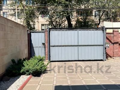 Отдельный дом · 4 комнаты · 225 м² · 6 сот., Хусаинова 111 за 200 млн ₸ в Алматы, Бостандыкский р-н