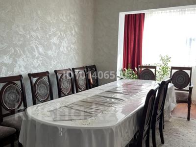 4-бөлмелі пәтер · 80 м² · 4/5 қабат, 3-шағынаудан 1 — Торговый дом Баян Сулу, Рынок Янги Шахар и Аль Фараби, бағасы: 32 млн ₸ в Шымкенте, Туран р-н
