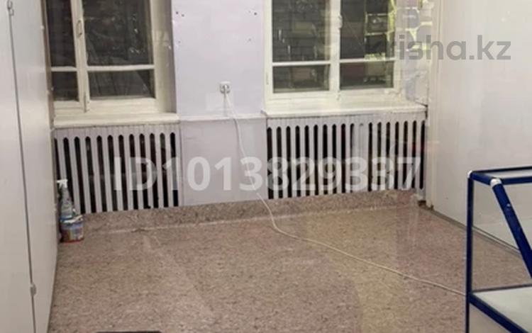 Торговый бутик пл12.кв.м · 12 м² за 570 000 ₸ в Уральске — фото 2